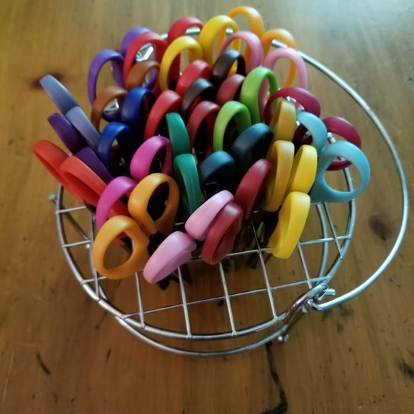 Armada Brand Decorative Scissor Set with Metal Stand / Rack, 24 Decorative Edge - Picture 3 of 5